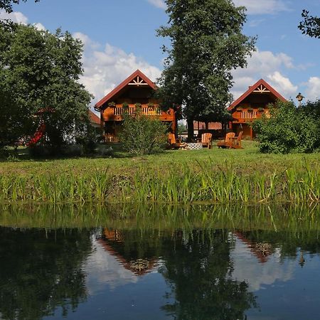 Riverside Apartments Otočac Εξωτερικό φωτογραφία