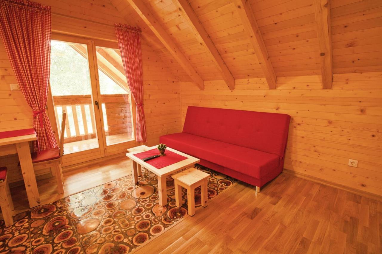 Riverside Apartments Otočac Εξωτερικό φωτογραφία