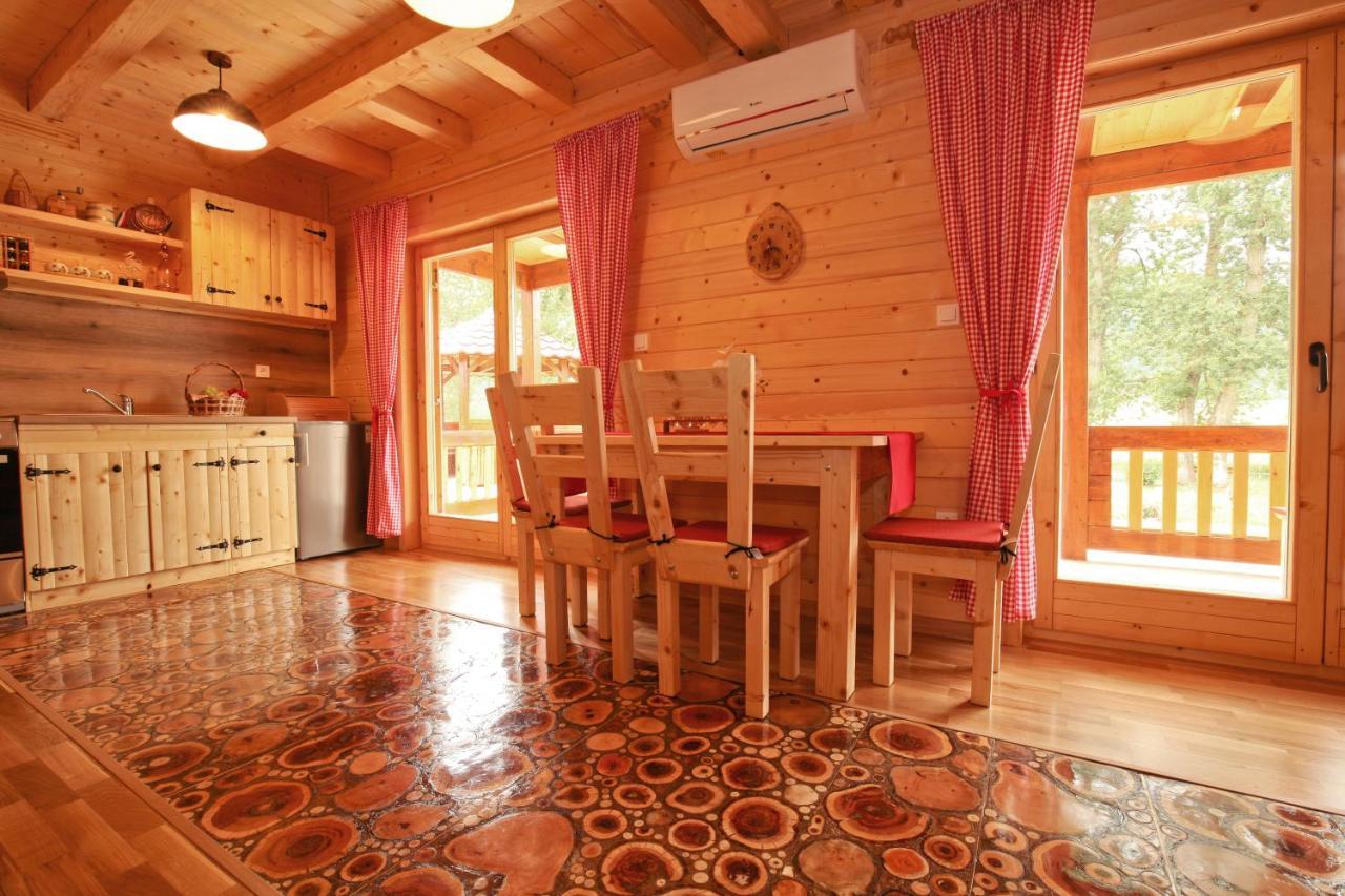 Riverside Apartments Otočac Εξωτερικό φωτογραφία