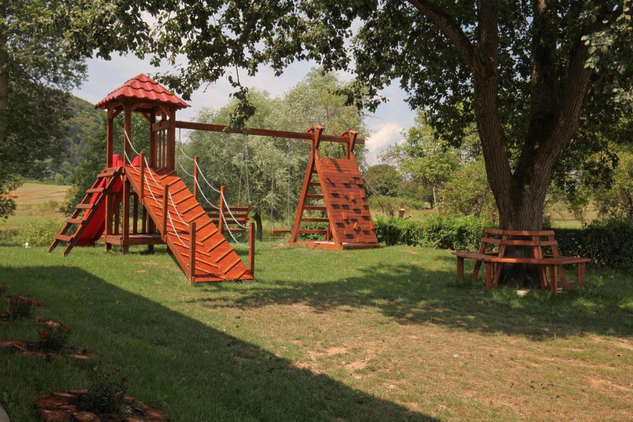 Riverside Apartments Otočac Εξωτερικό φωτογραφία
