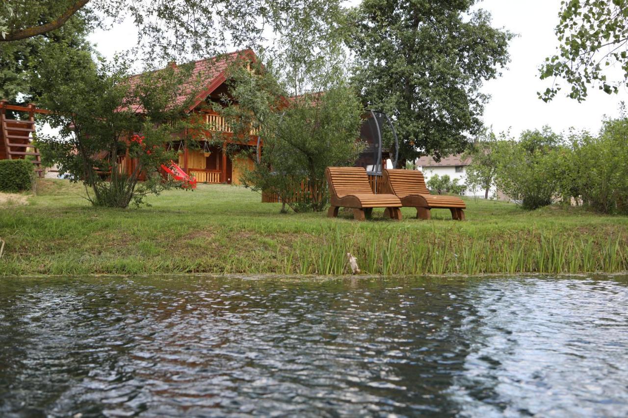 Riverside Apartments Otočac Εξωτερικό φωτογραφία