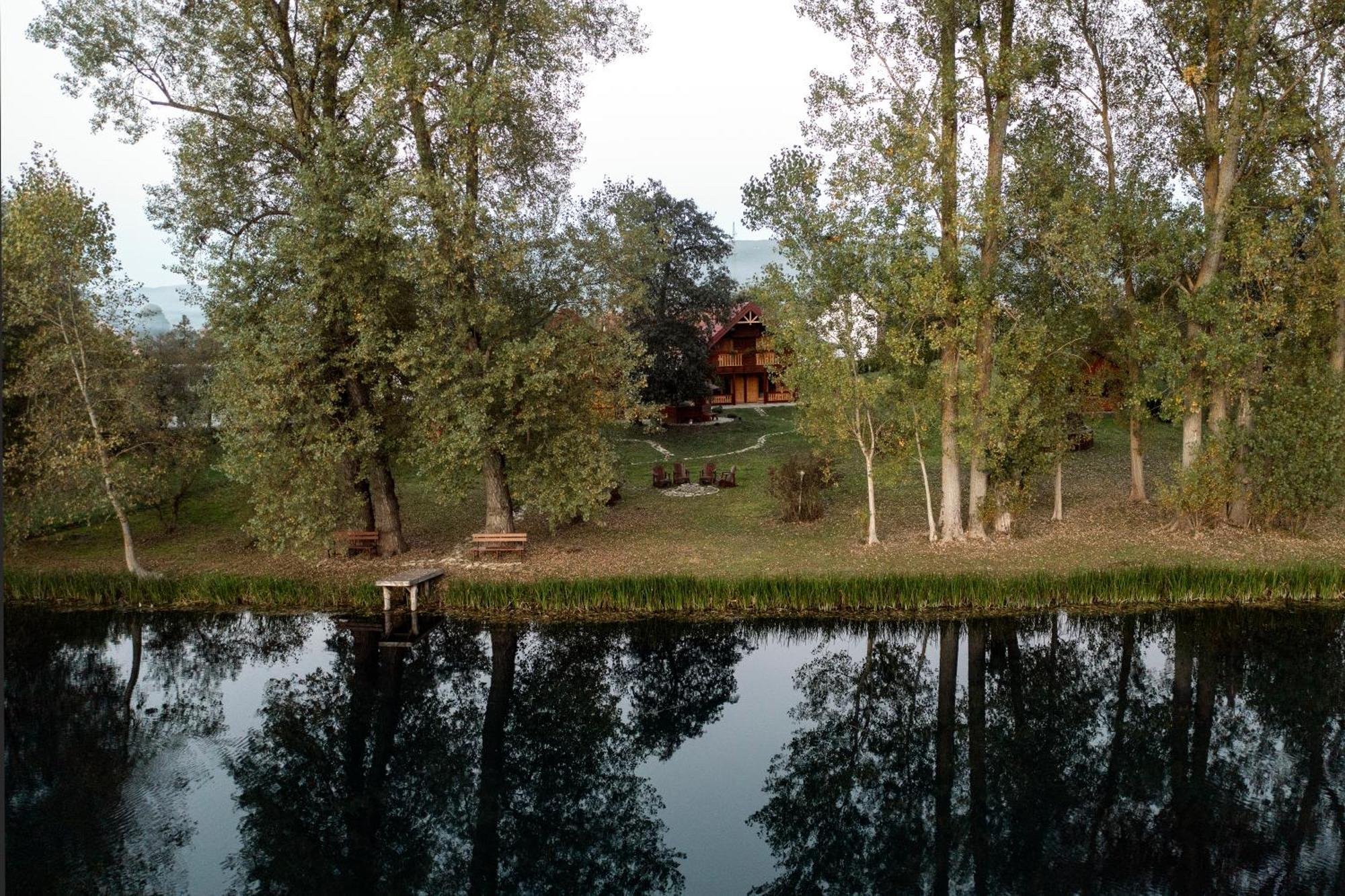 Riverside Apartments Otočac Εξωτερικό φωτογραφία